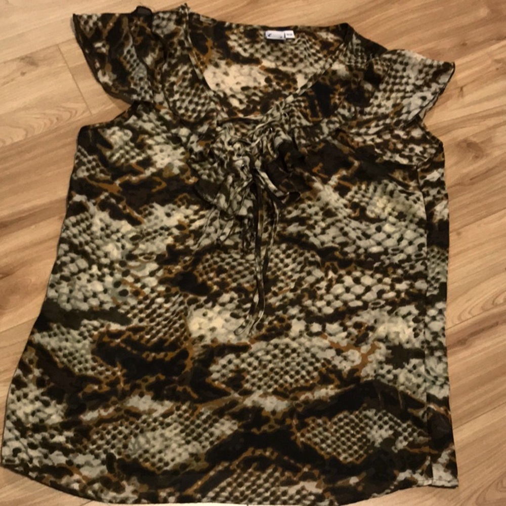 Sash sleeveless blouse